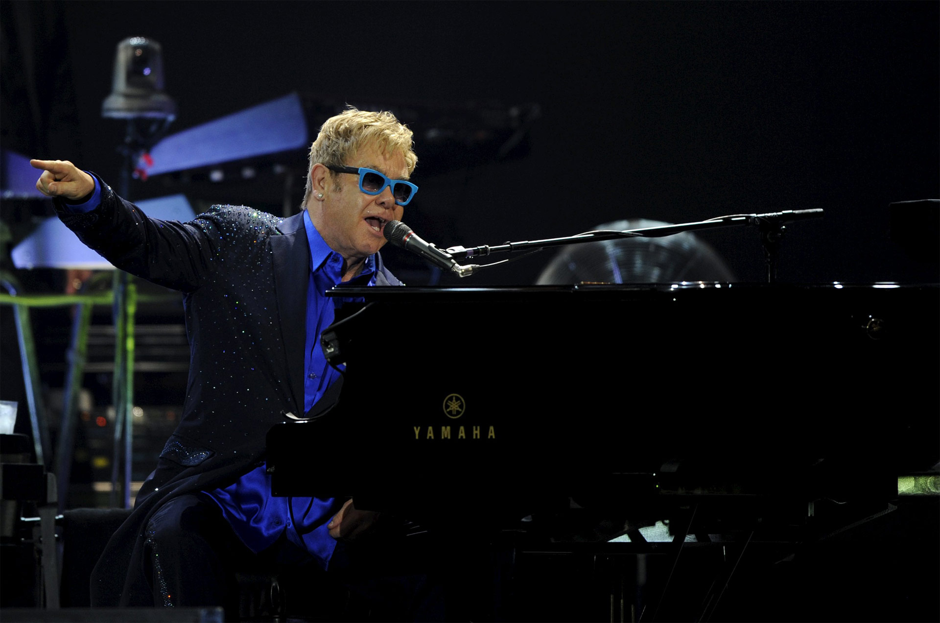 Elton John participará en un torneo de beneficencia que contará con grandes figuras de la historia del tenis