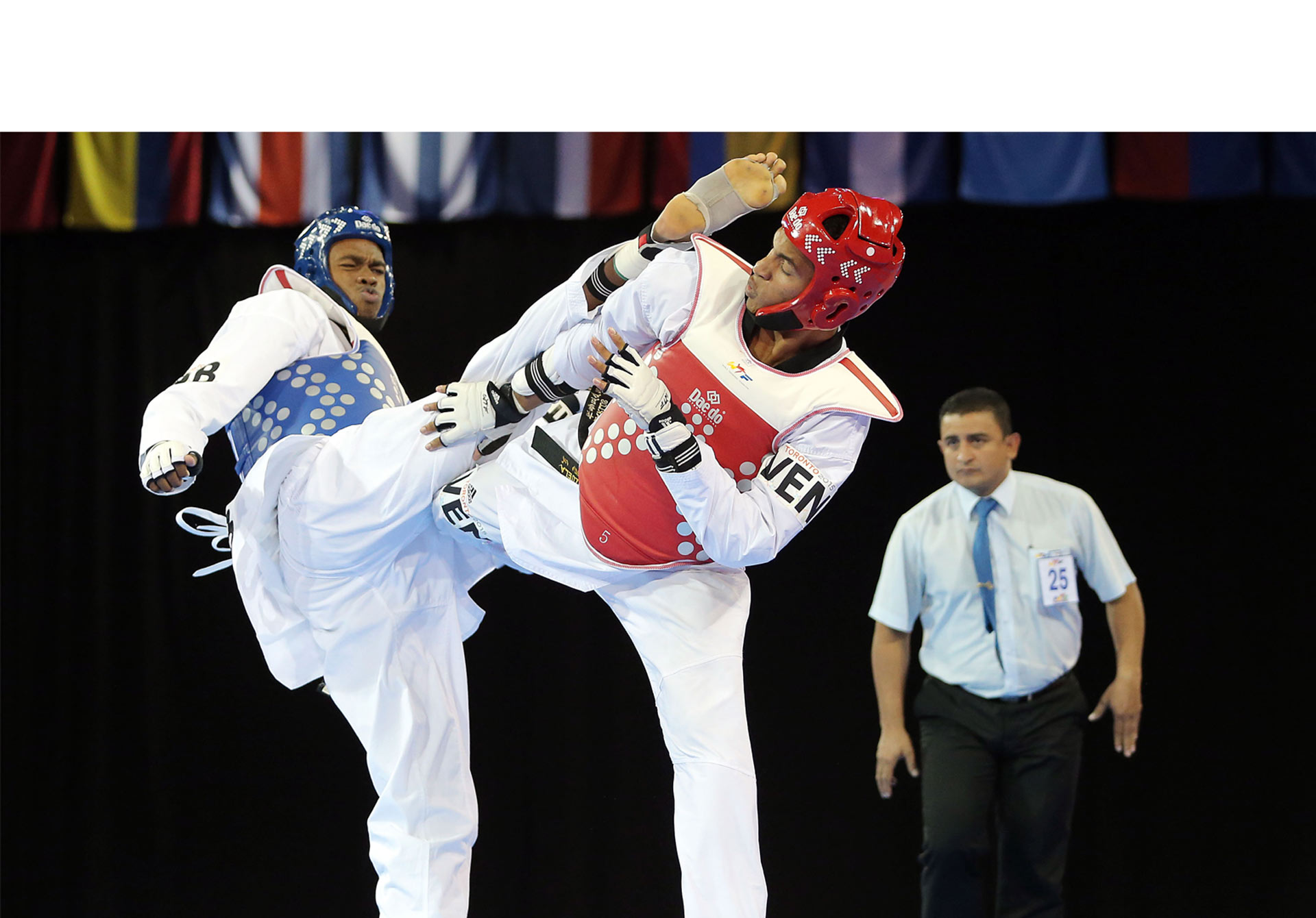 Carlos Rivas y Rafael Alba en la final de +80 kilogramos de Taekwondo