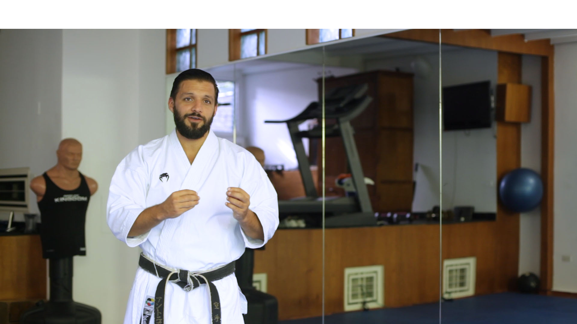 Karateka Antonio Díaz comparte cómo pasó de ser un chico poco atlético a campeón del mundo