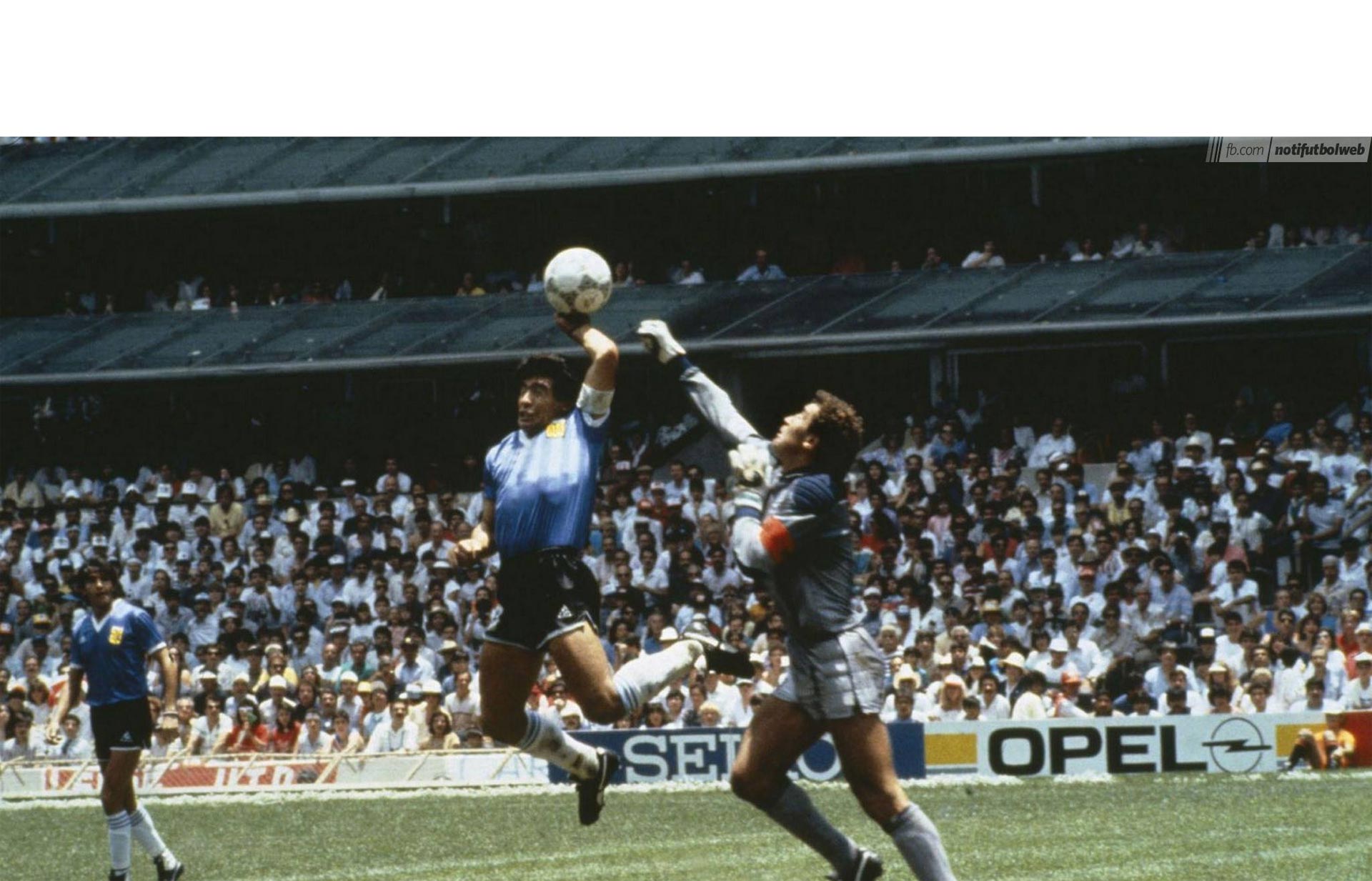 Maradona se reunió con el juez que validó su gol a Inglaterra en México 86