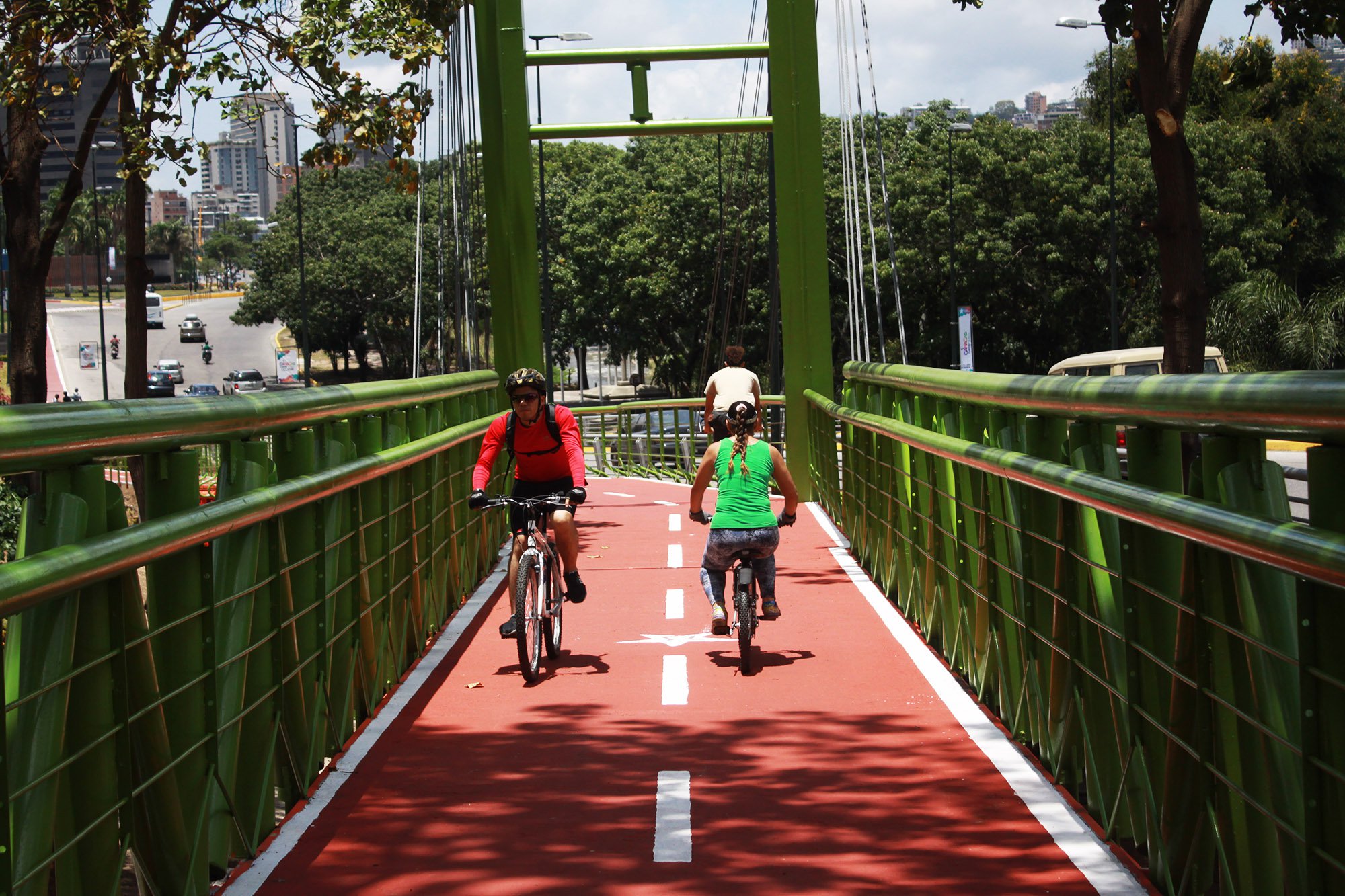 En la capital se implementa un nuevo sistema de ciclovías, una idea exitosa en varios países del mundo