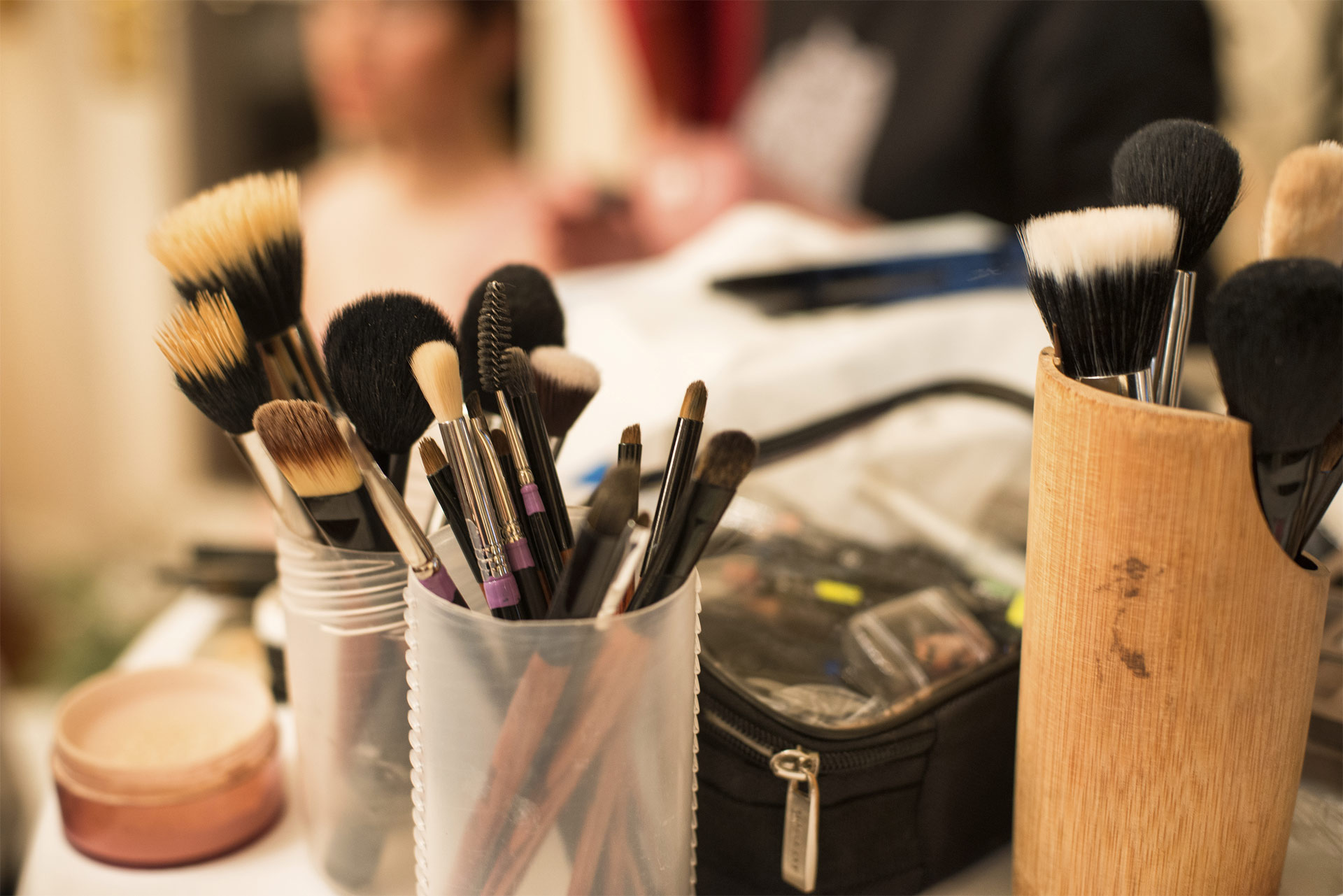 La calidad de las herramientas de aplicación de maquillaje determinan el nivel de acabado. Por eso es necesario escoger las mejores
