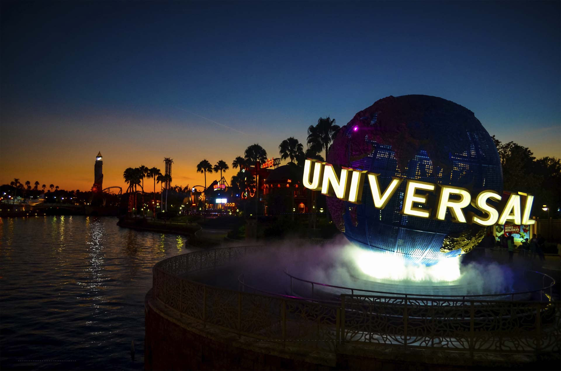 Голливудские киностудии. Юниверсал пикчерс парк. Universal Studios кинокомпании. Юниверсал Пикчерз студия. Универсал студия в Лос Анджелесе.