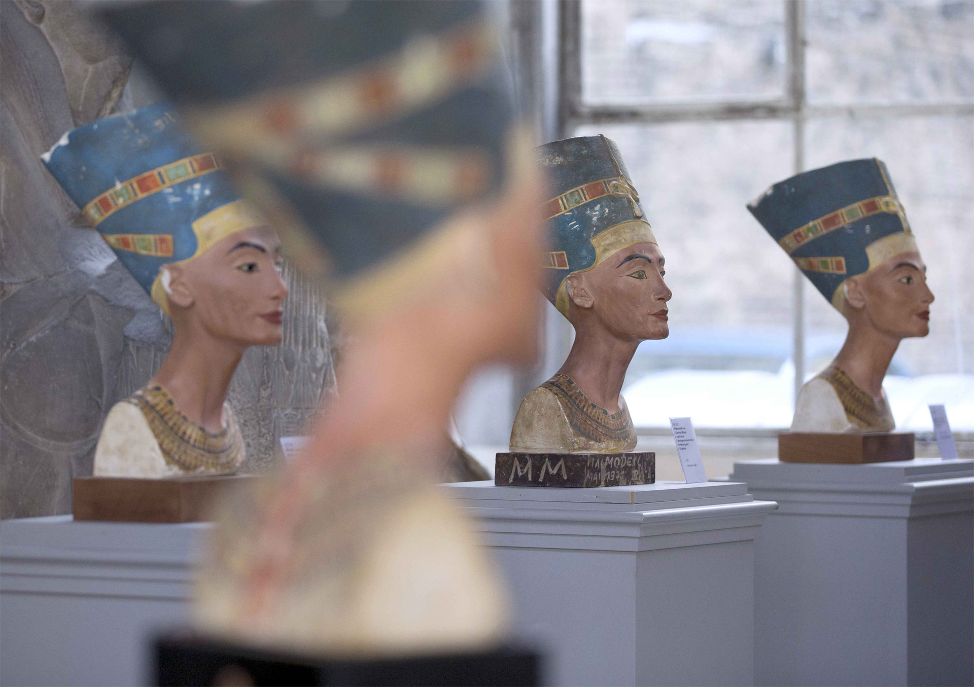 Los talleres de reproducción de los museos públicos berlineses presentaron una nueva réplica perfeccionada del busto de la reina egipcia
