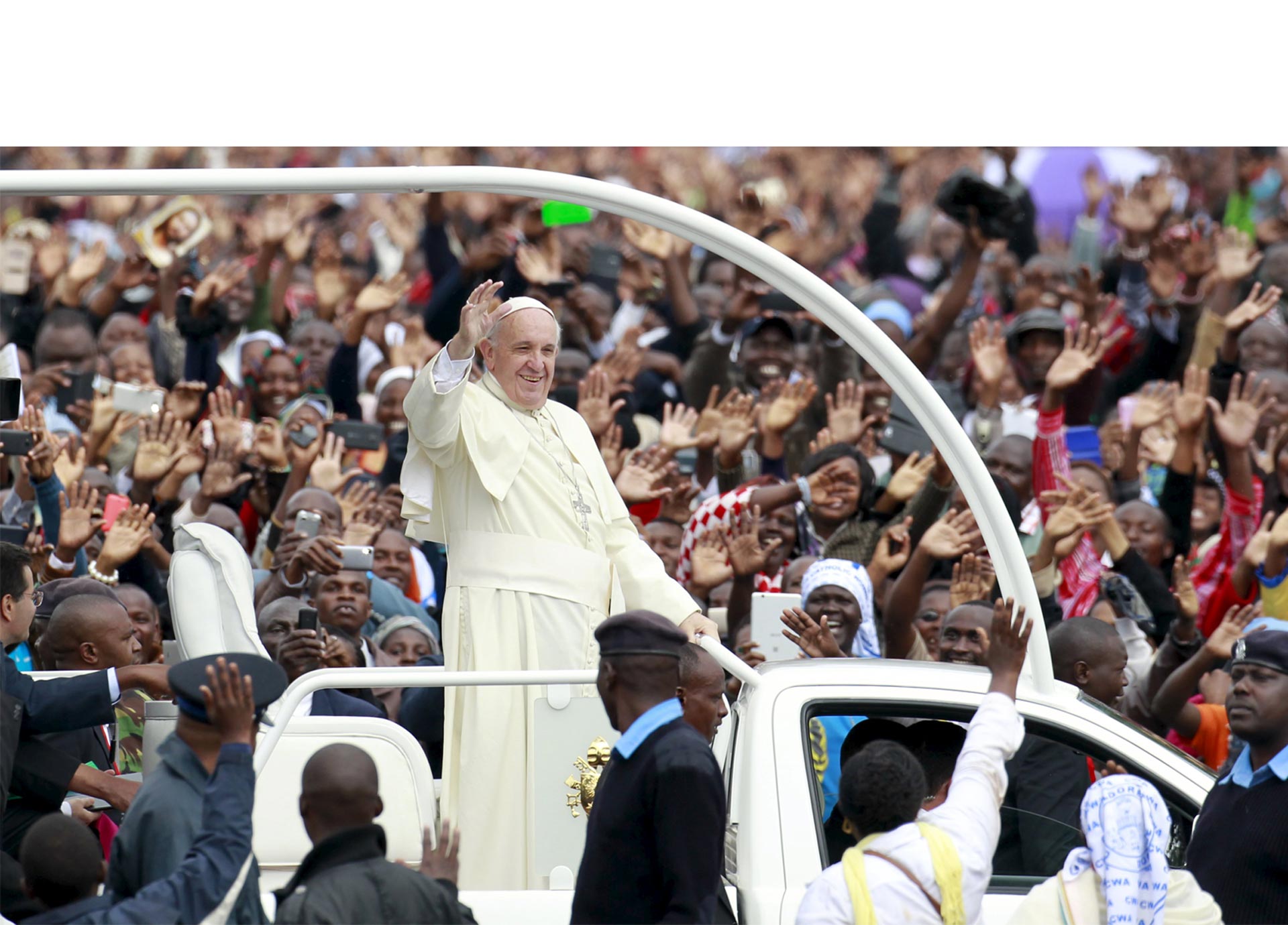El Sumo Pontífice llegó el miércoles a Kenia, donde se reunió con el presidente Uhuru Kenyatta y ofició una misa de 500 mil fieles