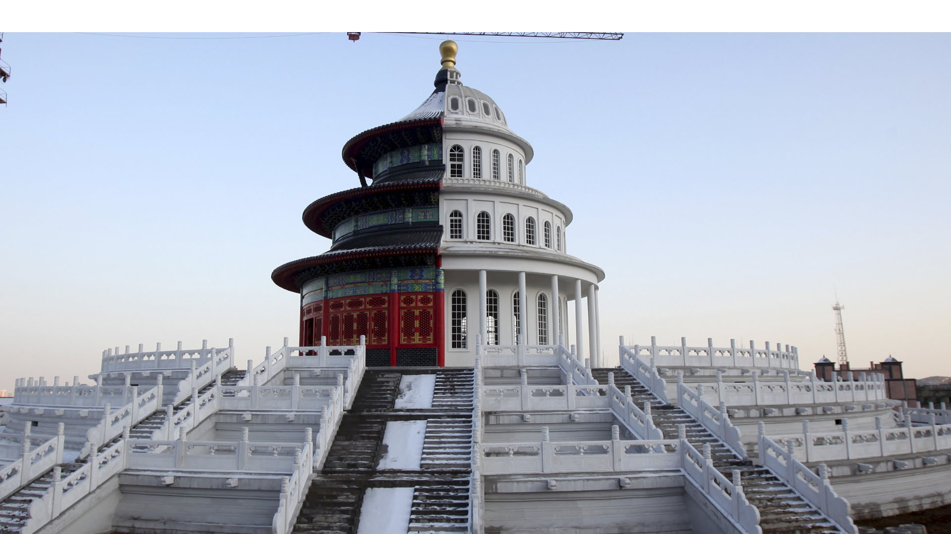 El estudio de cine New Great Wall International, en Shijiazhuang une al Capitolio de Estados Unidos con el Templo del Cielo de Pekín