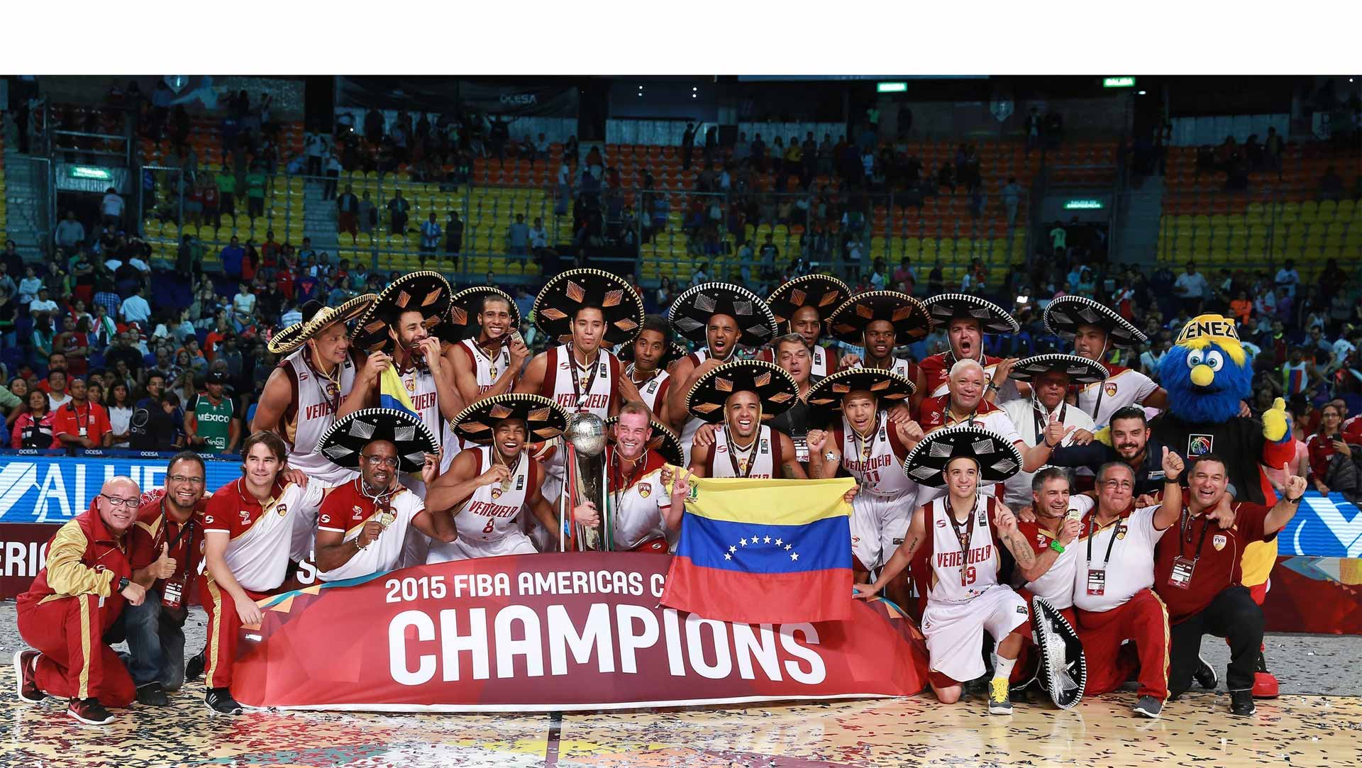 El pasado domingo en los Premios Lo Nuestro deportivos la selección venezolana profesional de baloncesto recibió el galardón
