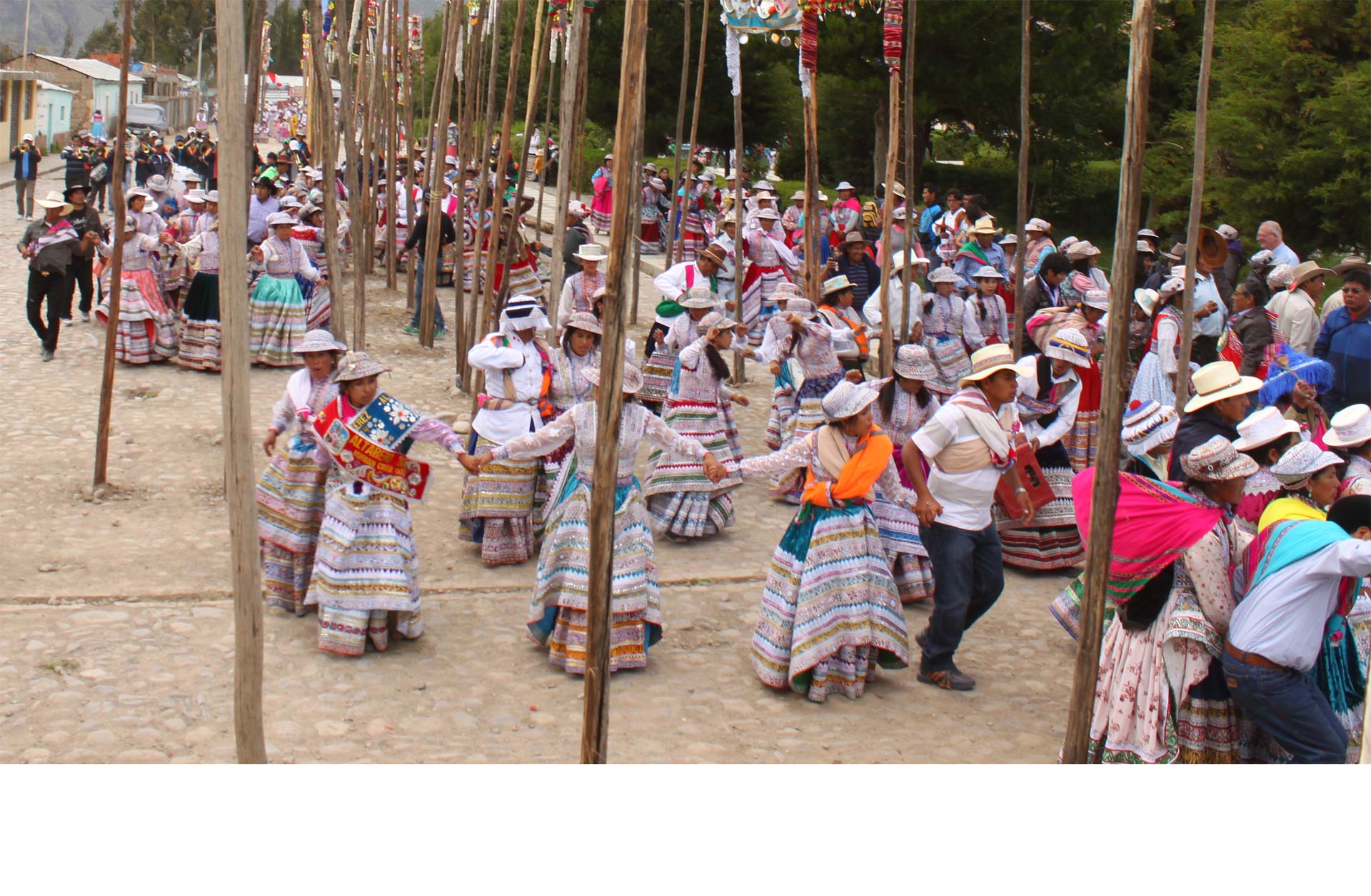 Se trata de un baile popular tradicional peruano, que guarda relación con el comienzo de la edad adulta