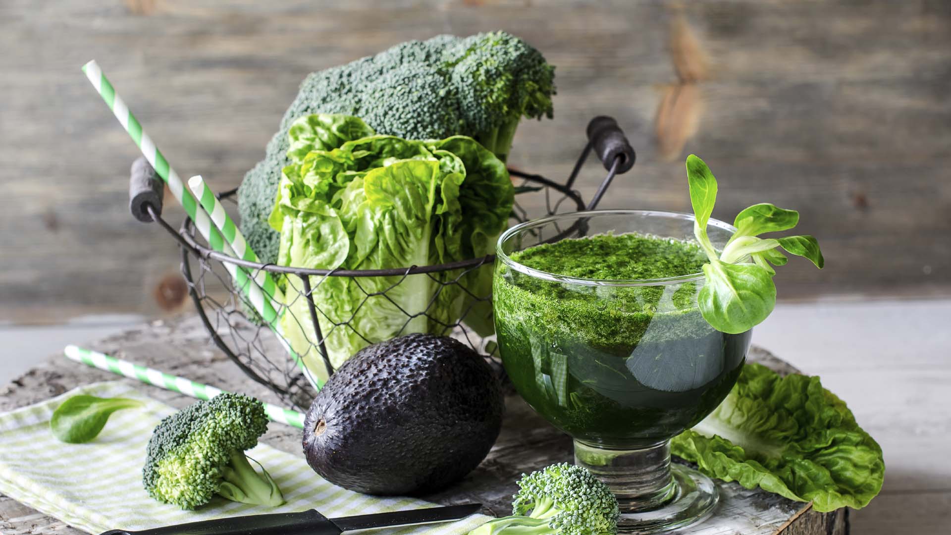 Redirecciona tus hábitos alimenticios y adáptalos a un peculiar método verde a base de casi de una gran variedad de vegetales verdes
