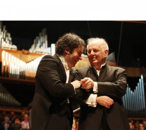 El director y pianista argentino festejó sus 60 años de trayectoria en compañía de la Orquesta Sinfónica Simón Bolívar y del maestro venezolano