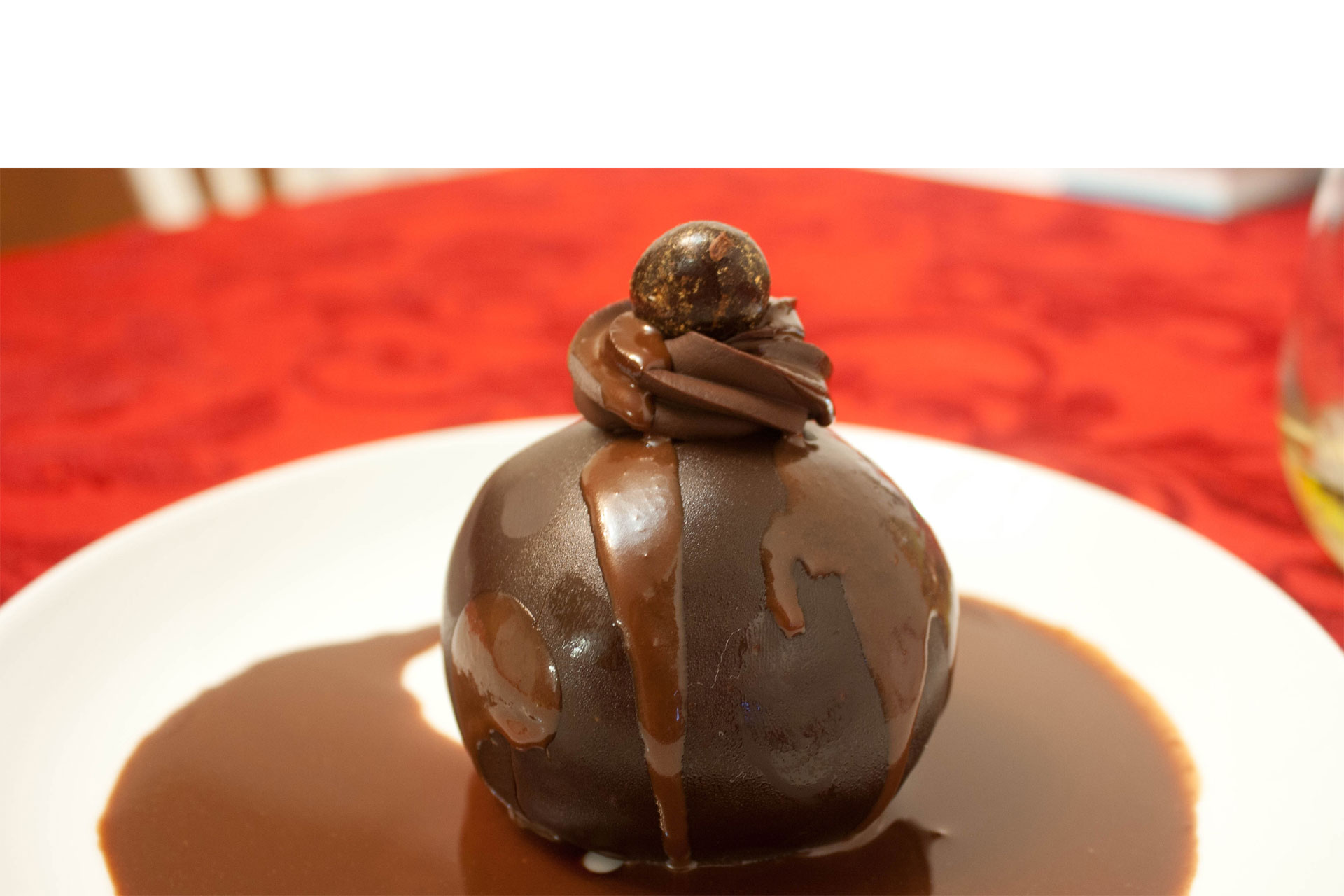 Si eres de los que aman los postres y además te encanta el chocolate, aprende a hacer este dulce y sorprende a alguien en San Valentín