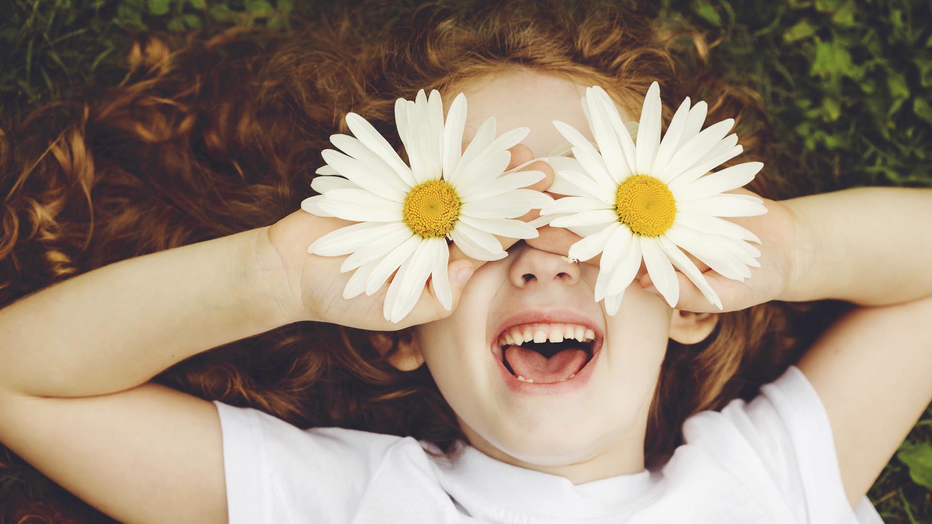 Esta científicamente comprobado que sonreír frecuentemente te hará vivir mejor, más alegre y feliz