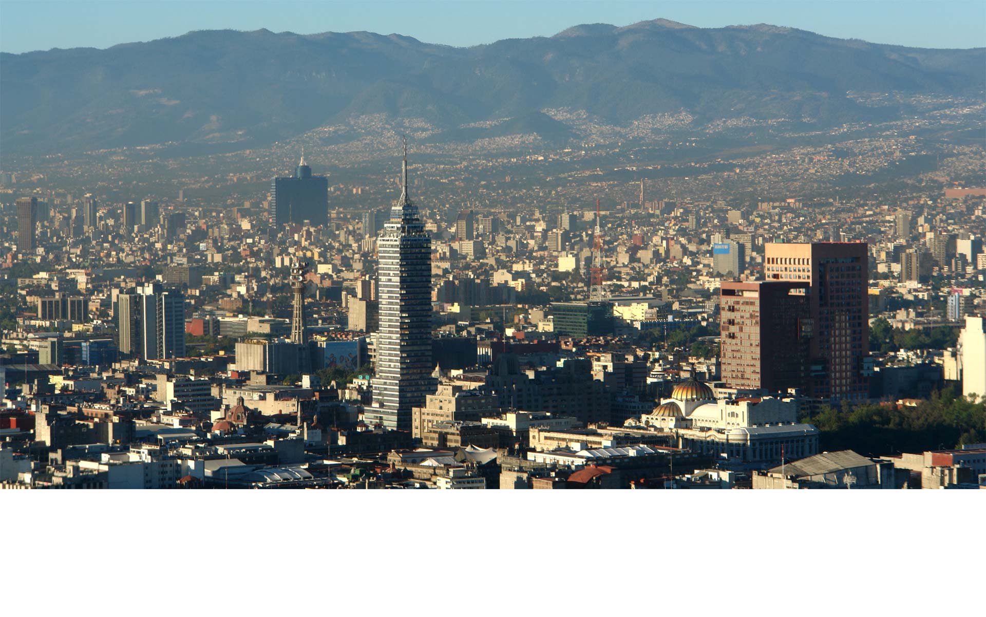 Más de 20 mil viviendas de Ciudad de México serán el lienzo sobre el que se pintarán frases poéticas