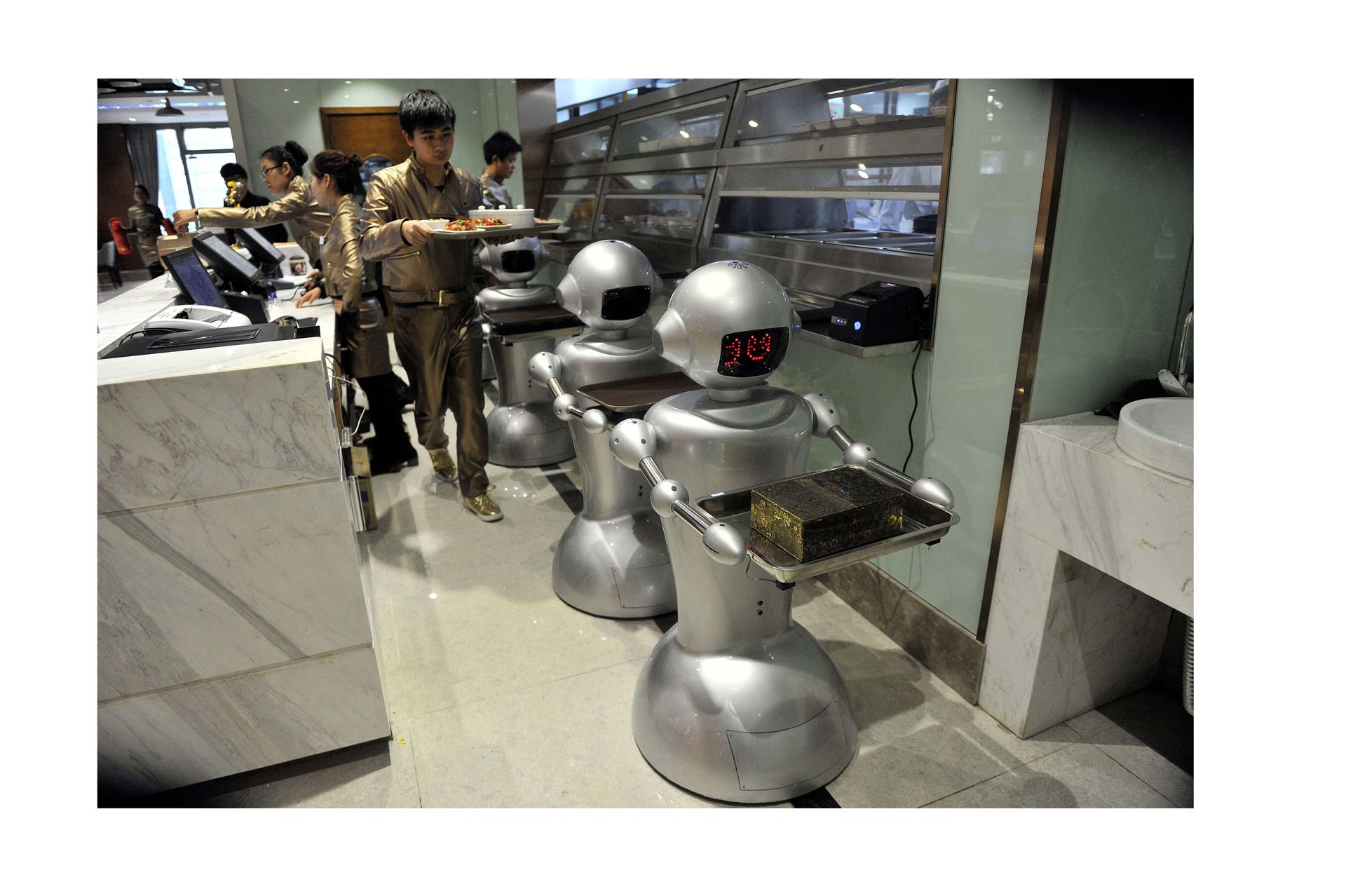 Un restaurante chino decidió “despedir” a los camareros robóticos debido a que no hacían bien su trabajo