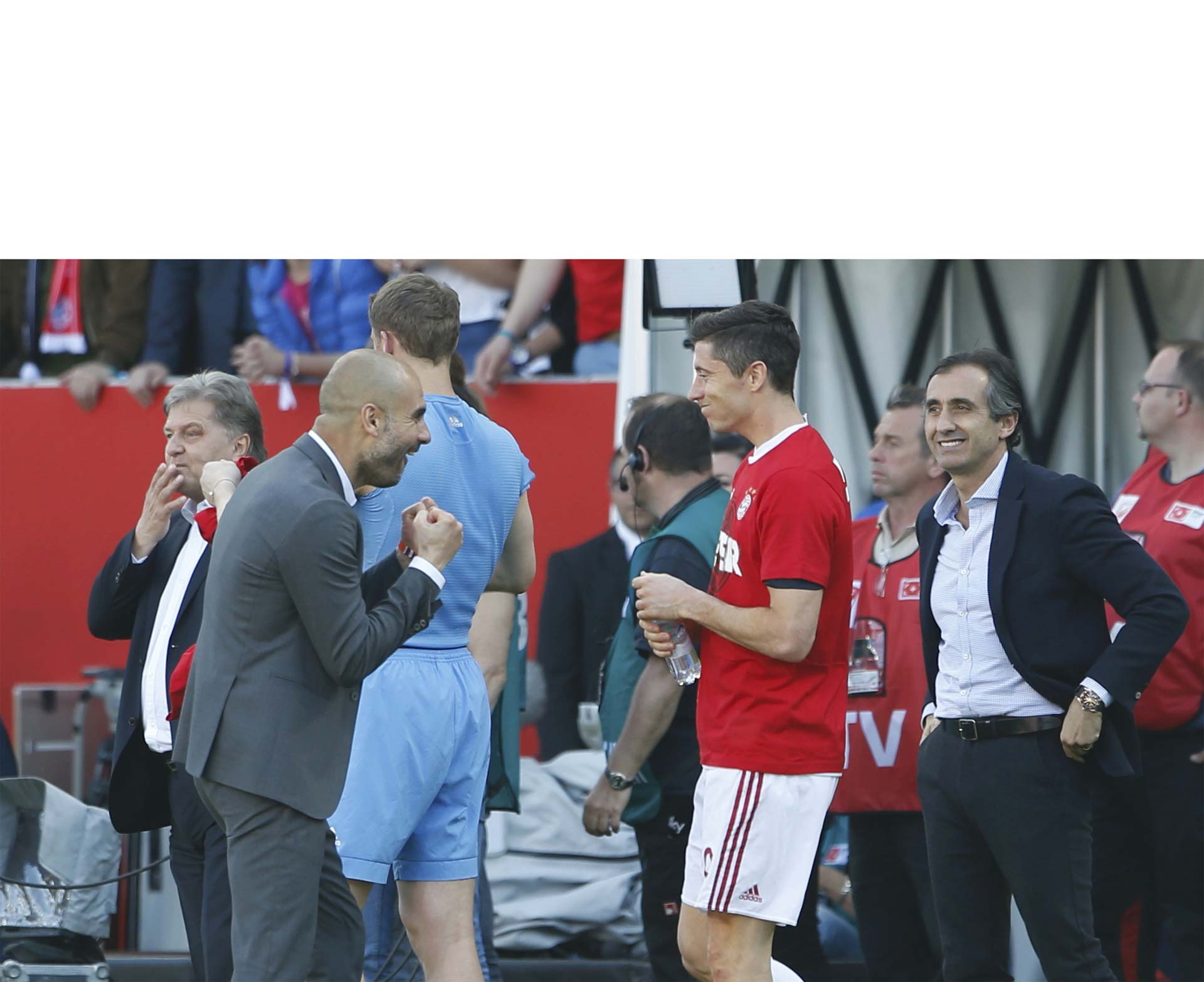 Su Bayer Múnich ganó la tercera Buendesliga consecutiva: es el primer técnico extranjero en lograr la hazaña