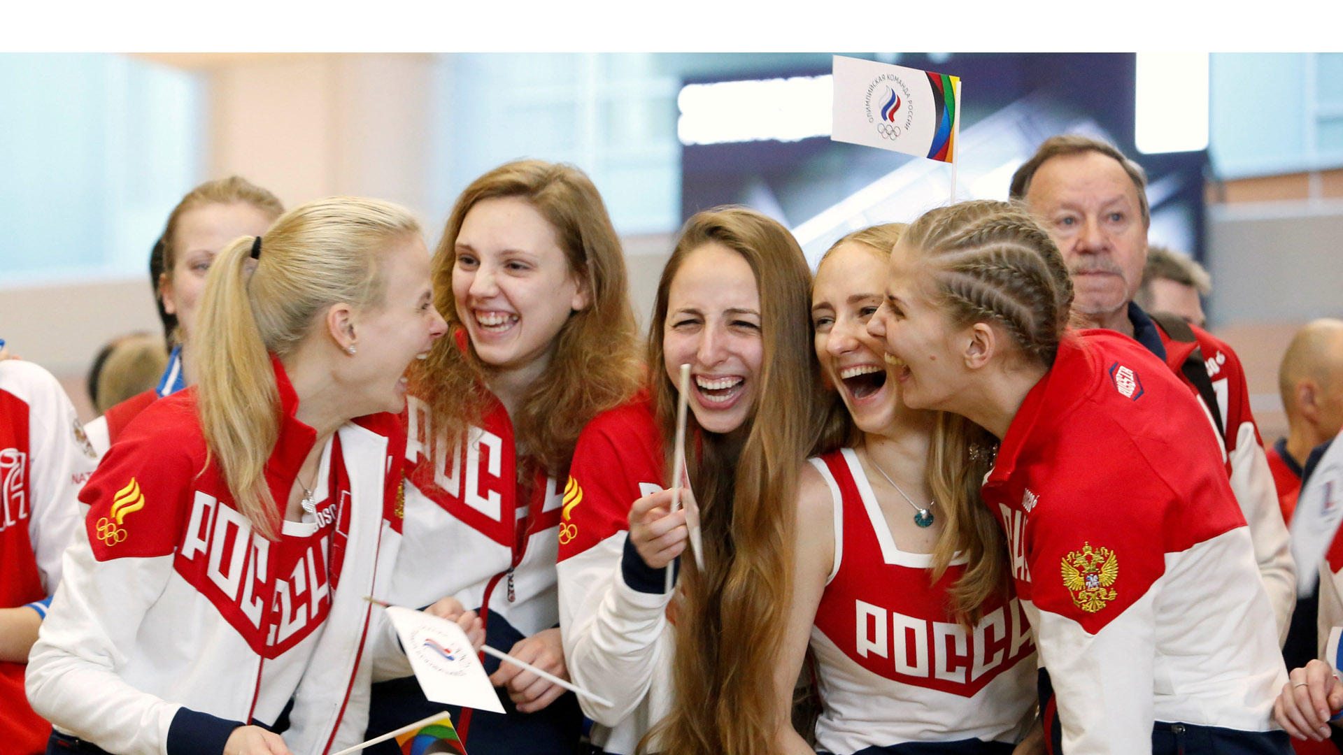 Primeros atletas rusos retornan a Río