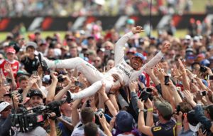 Como "el mejor público de la Fórmula 1" catalogó Hamilton a los británicos