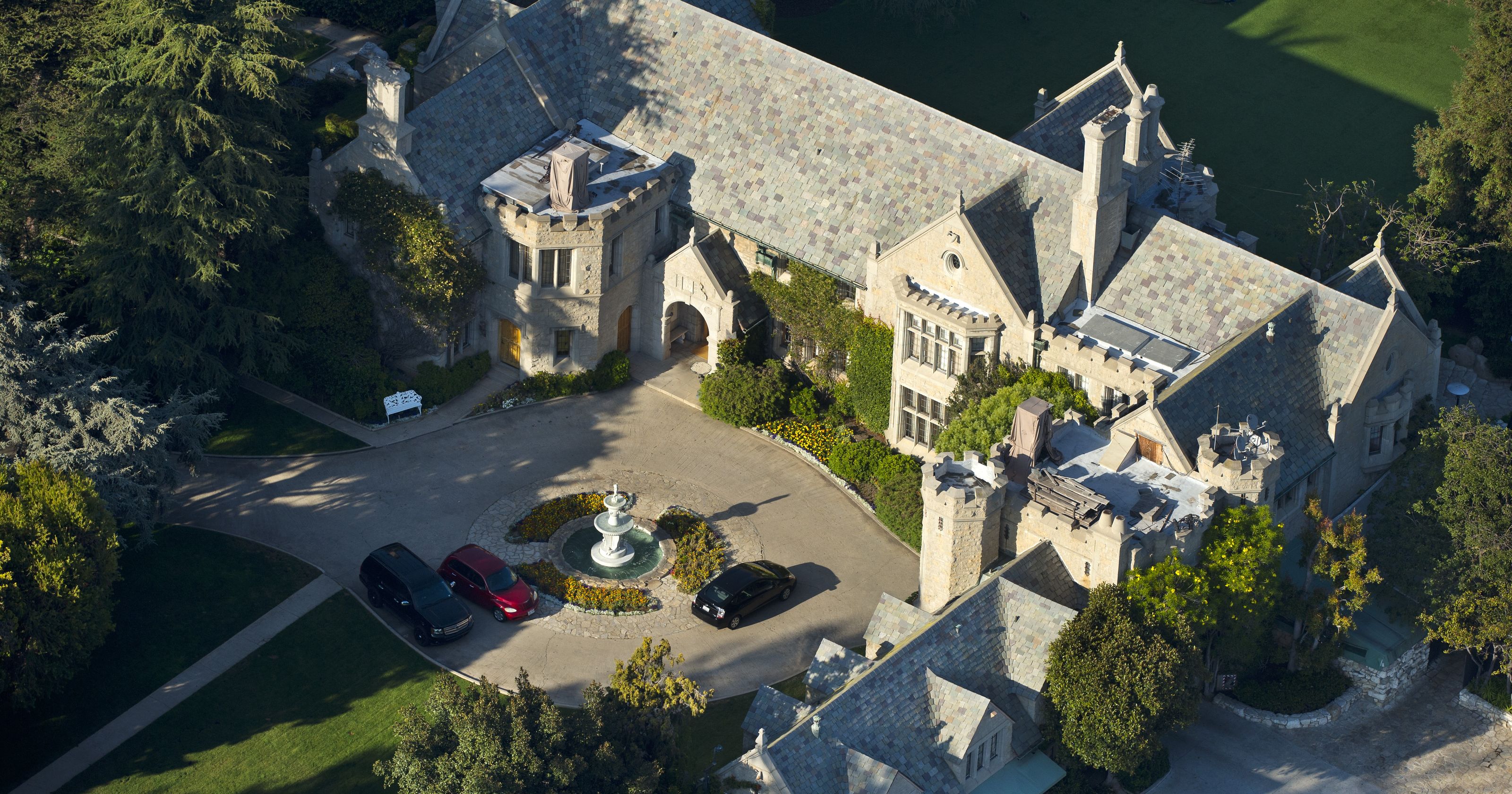Por 100 millones de dólares fue vendida la mansión hogar del fundador de la revista Playboy, Hugh Hefner