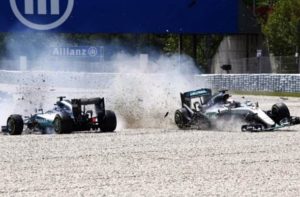 Incidente en el GP España donde ambos monoplazas quedaron fuera