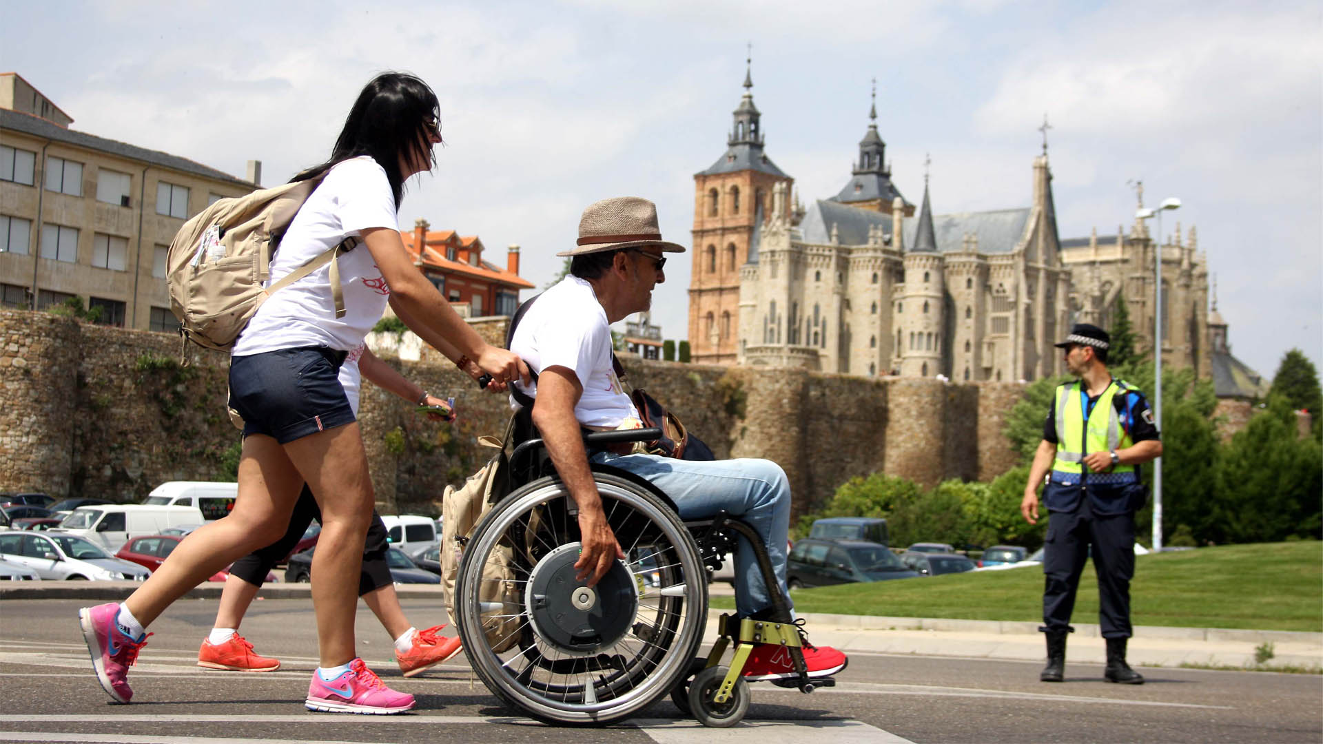 Ruso con atrofia muscular ideó una silla de ruedas con piloto automático