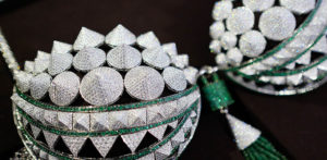 El Fantasy Bra fue confeccionado a mano y elaborado con esmeraldas y diamantes 