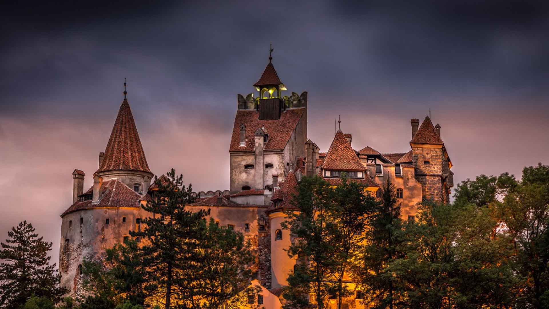 La empresa Airbnb lanzó un concurso para pasar una noche en el verdadero Castillo Bran en Rumania