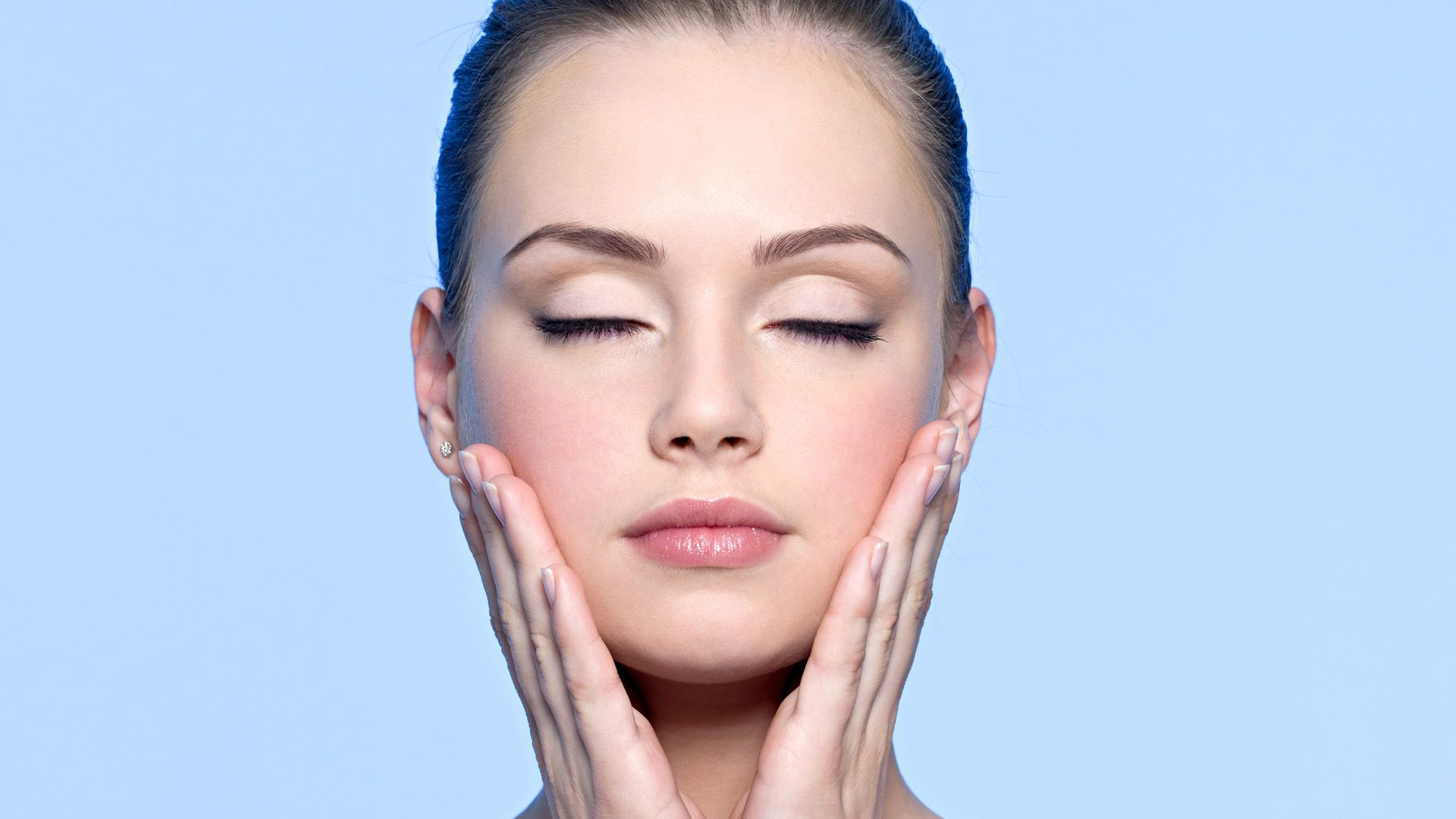 Una dieta balanceada es más eficiente que las cremas, maquillajes y tratamientos faciales usados con frecuencia para combatir las afecciones del rostro