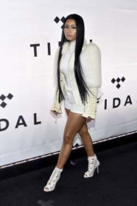 La cantante Nicki Minaj es reconocida por seguir cualquier tendencia en la moda y esta no fue la excepeción