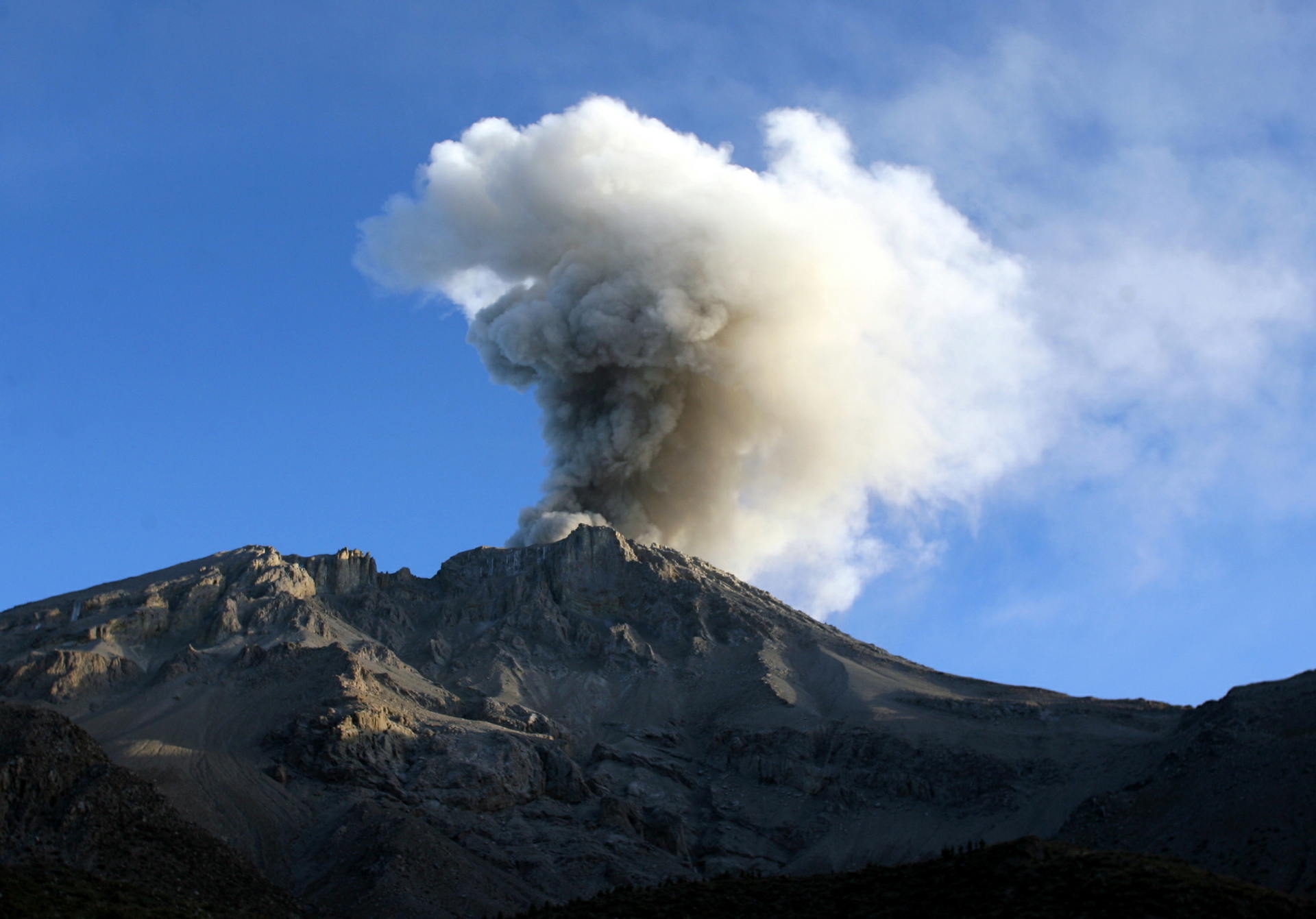 volcán peruano
