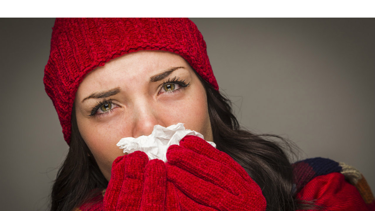 El uso de descongestivos nasales, la hidratación y los antihistamínicos pueden tratar el padecimiento aliviando las vías respiratorias de manera efectiva