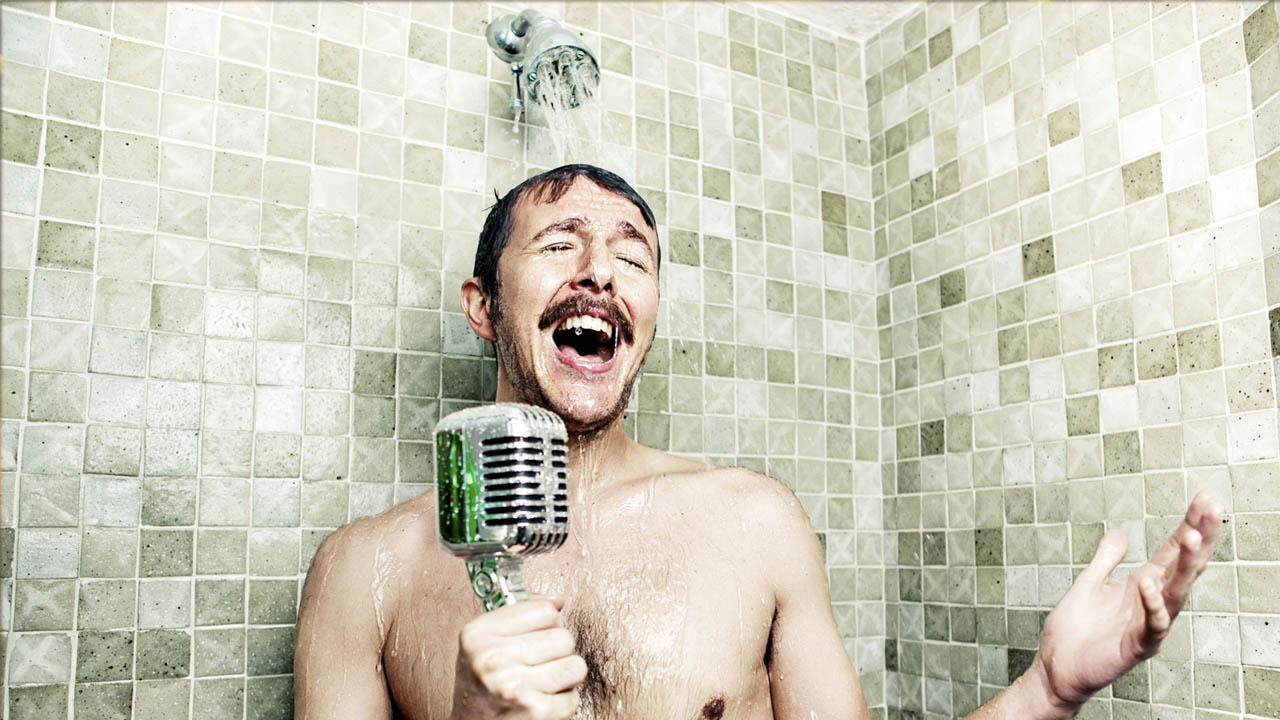 Interpretar tus canciones al momento de bañarte tiene excelentes beneficios tanto físicos como espirituales