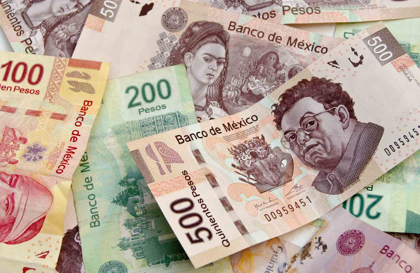 A partir del 1 de enero de 2017, México tendrá un nuevo salario de 80.04 pesos diarios sumando de manera anual 26 mil 645 pesos