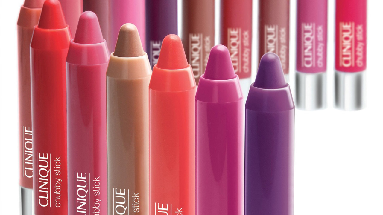 Los gigantes de cosméticos y lápices de colores, trabajarán en un producto que va a apostar por la nostalgia de los consumidores