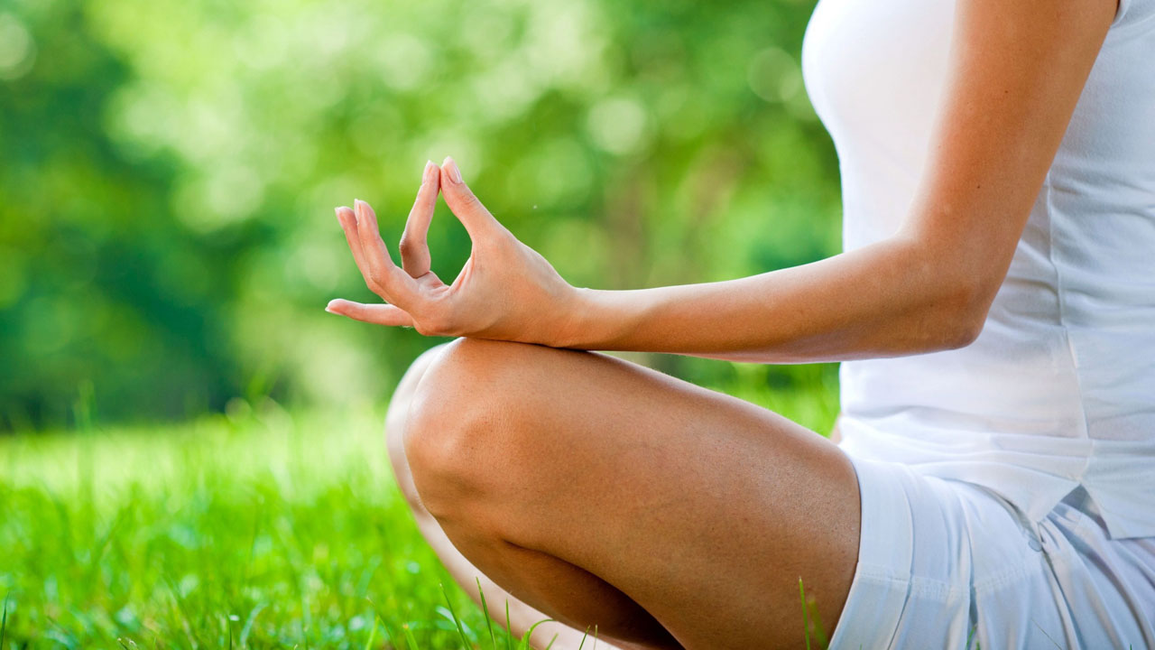 Meditar, correr, y escuchar música de relajación disminuirán el estrés provocado por la rutina