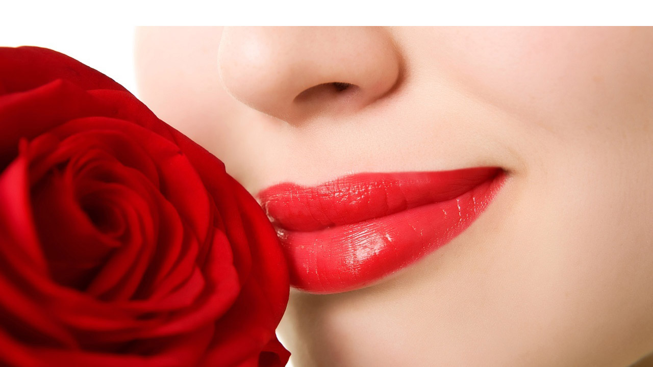 Desde Cleopatra hasta la actualidad, el labial rojo ha transcurrido la historia del mundo convirtiéndose en el tono predilecto de todas las mujeres