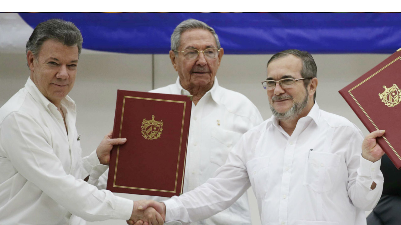 El Gobierno de Castro quiere entregar mil ayudas estudiantiles para cursar medicina en la isla