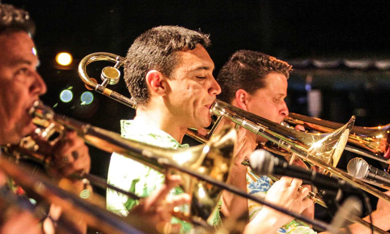La orquesta venezolana celebró sus 45 años de trayectoria musical junto a sus fanáticos en la plaza Diego Ibarra
