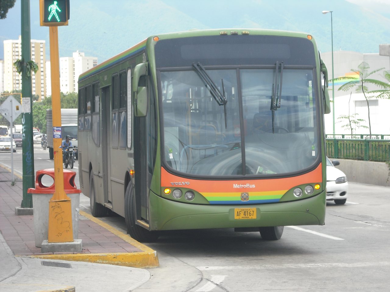 El ministro del transporte Ricardo Molina indicó que son 14 destinos suspendidos
