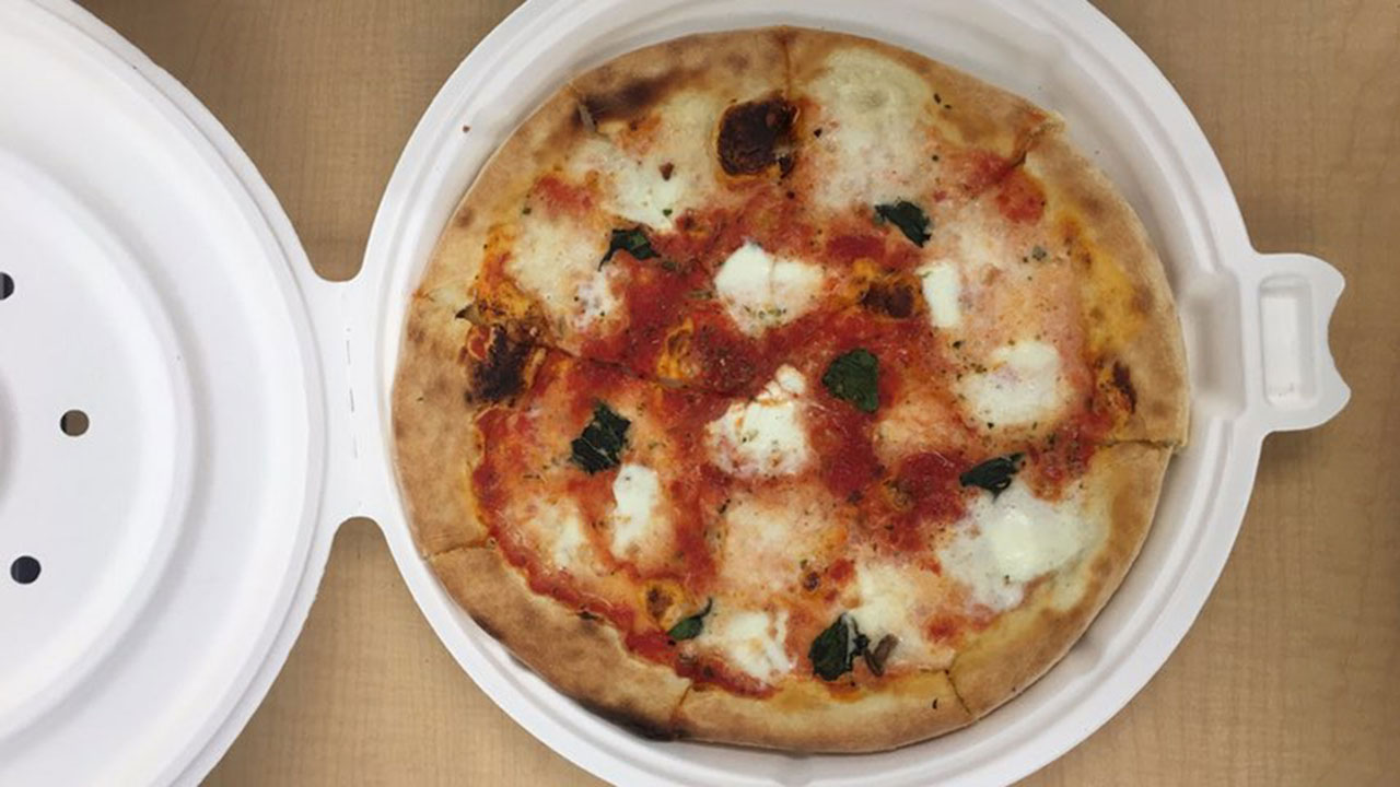 El diseño no espera ser comercializado, pero estará a disposición de empleados que quieran llevarse a casa en óptimas condiciones las pizzas que comen en el trabajo
