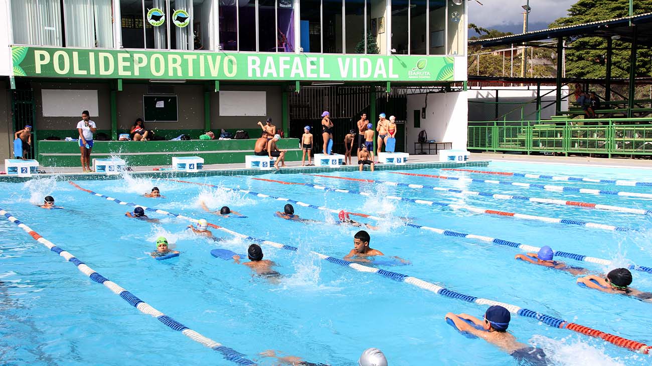 Al menos cuatro mil personas hacen vida deportiva en el recinto, dentro de las que hay adultos mayores, divisas de natación y estudiantes de colegios públicos y privados de la comunidad
