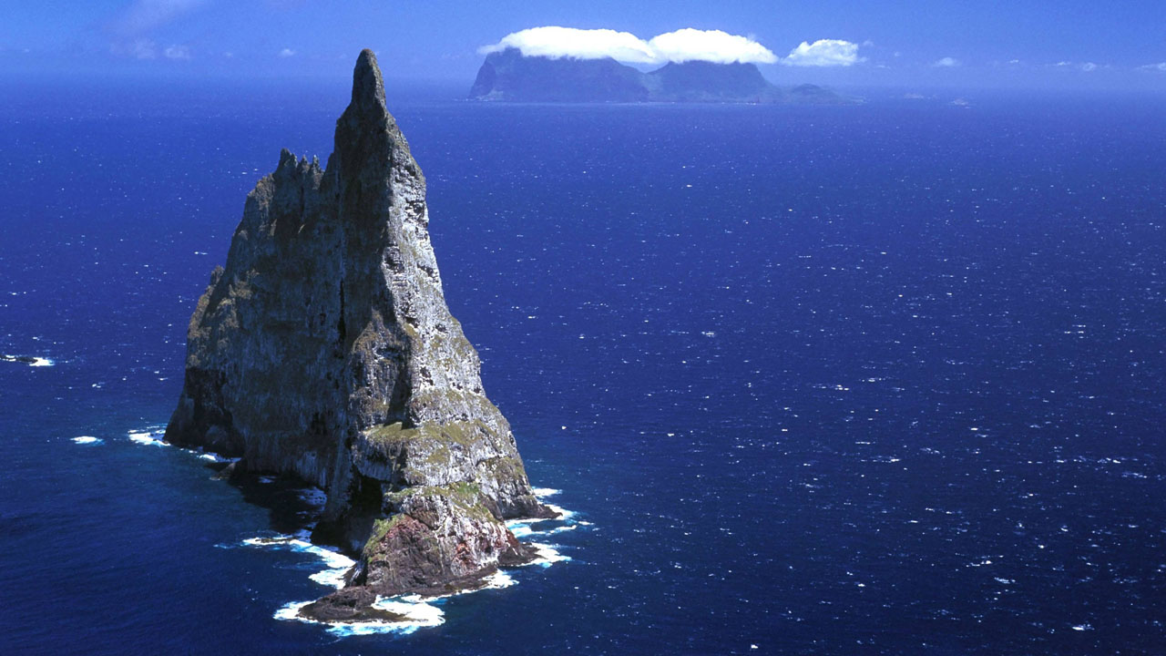 La formación geológica de casi 600 metros de altura se ubica cerca de las costas australianas y esconde entre sus rocas más de un enigma