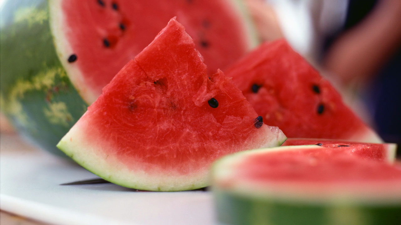 La refrescante fruta contiene además de agua y azúcar, una gran cantidad de nutrientes ¡Conócelos!