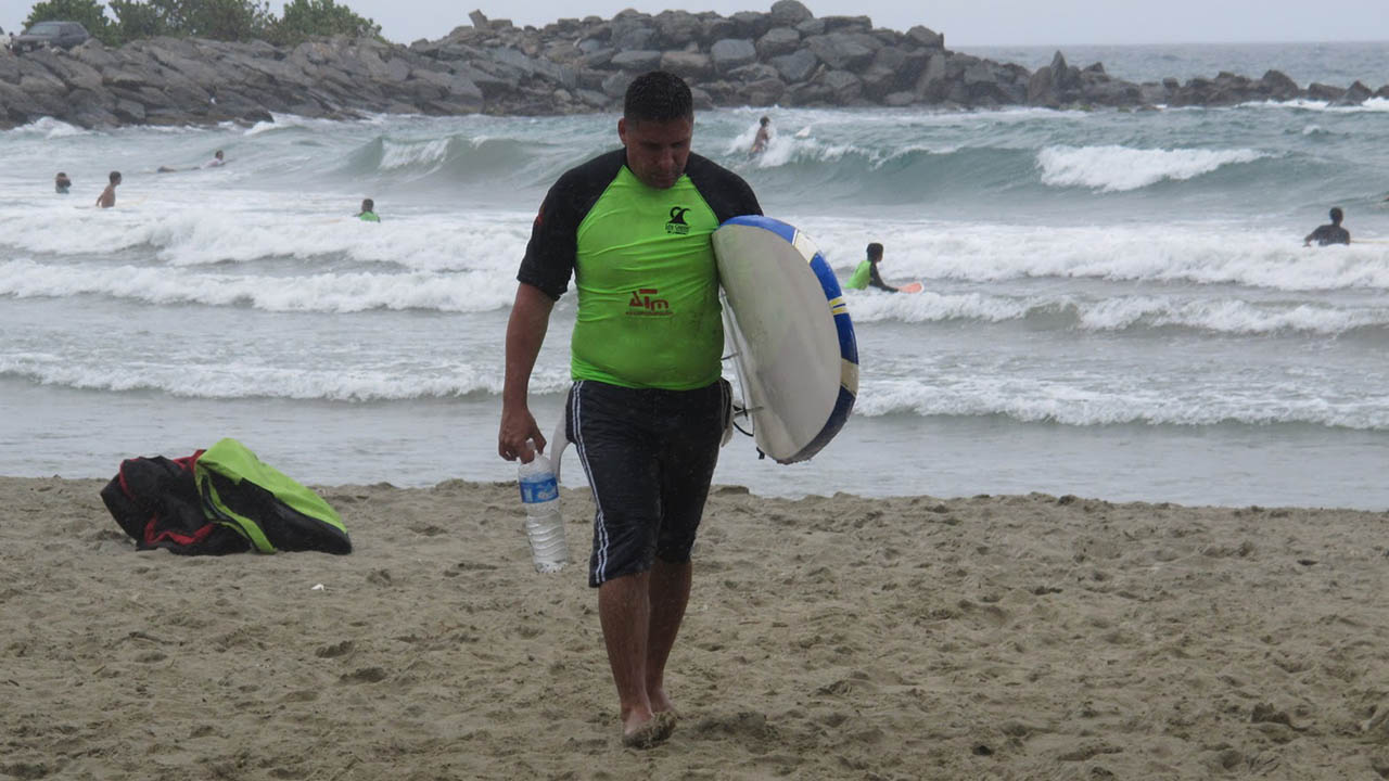 En la "Playa el Surfista, ubicada en el estado Vargas, se llevó a cabo la Mega Jornada Ecológica por el Surf y la Vida