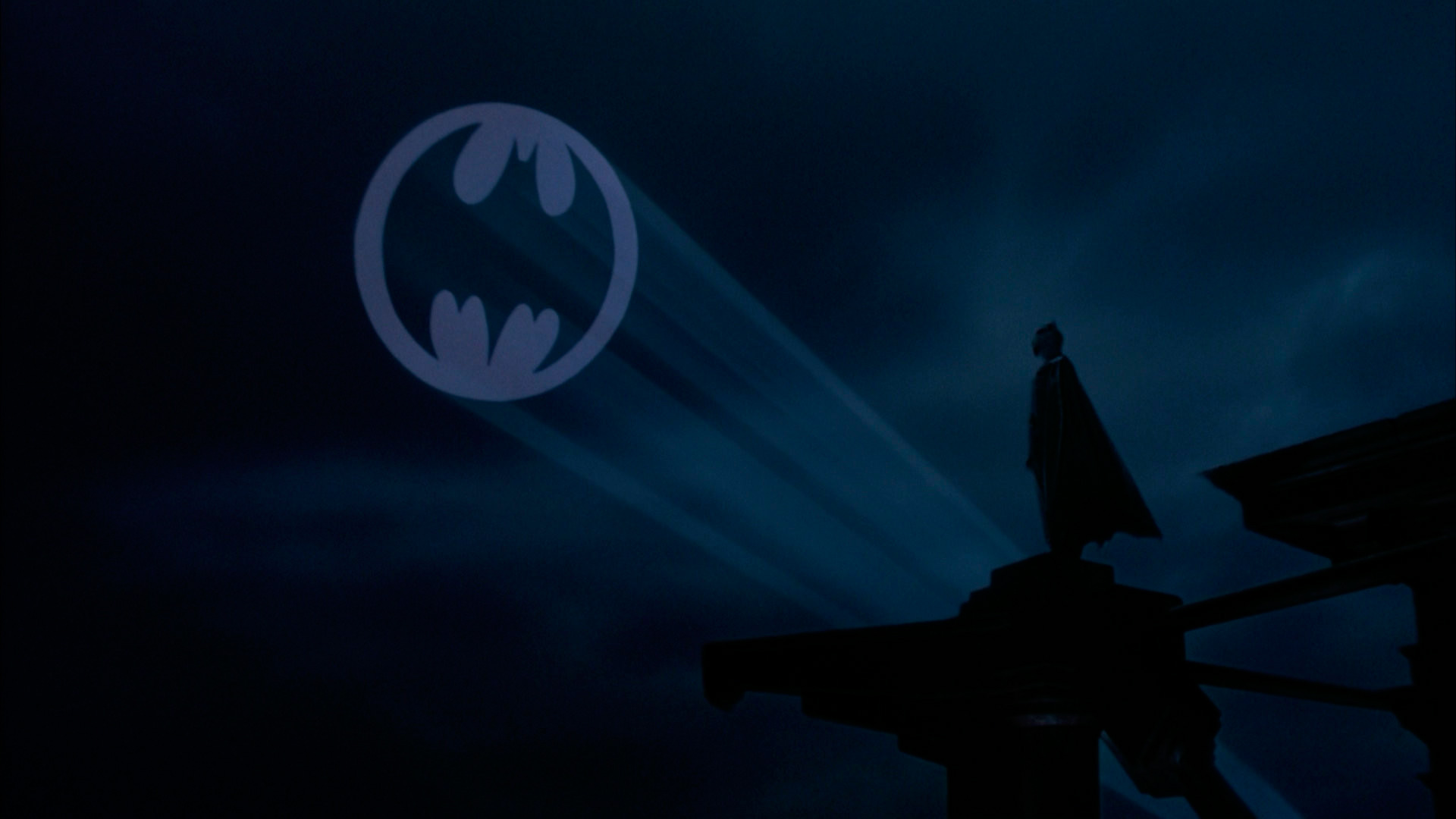 El icónico llamado a Batman se mostrará en homenaje al actor Adam West, quien falleció recientemente e interpretó al popular personaje