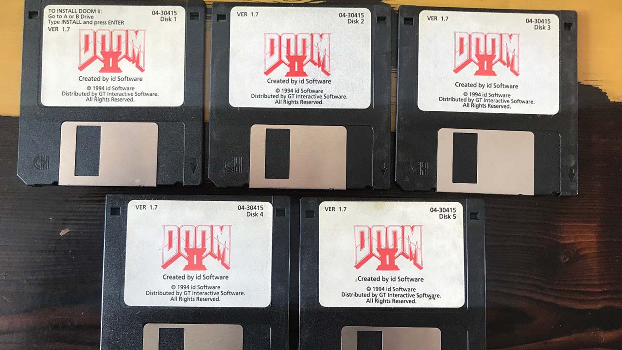 Subastaron disquets de Doom 2