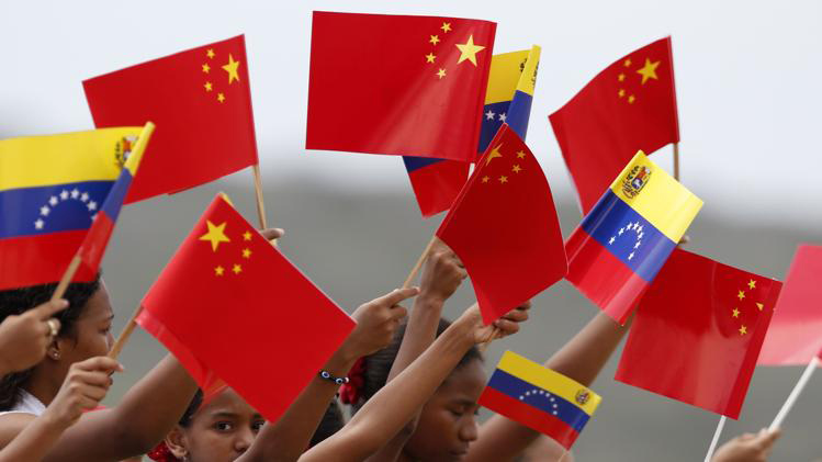 Ambas naciones firmaron un acuerdo para la refinación de crudo venezolano
