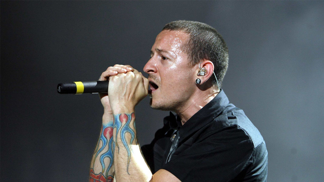 Ayer, la vida del vocalista de Linkin Park se apagó de forma inesperada por lo que es momento de recordar los éxitos que lo llevaron a la fama