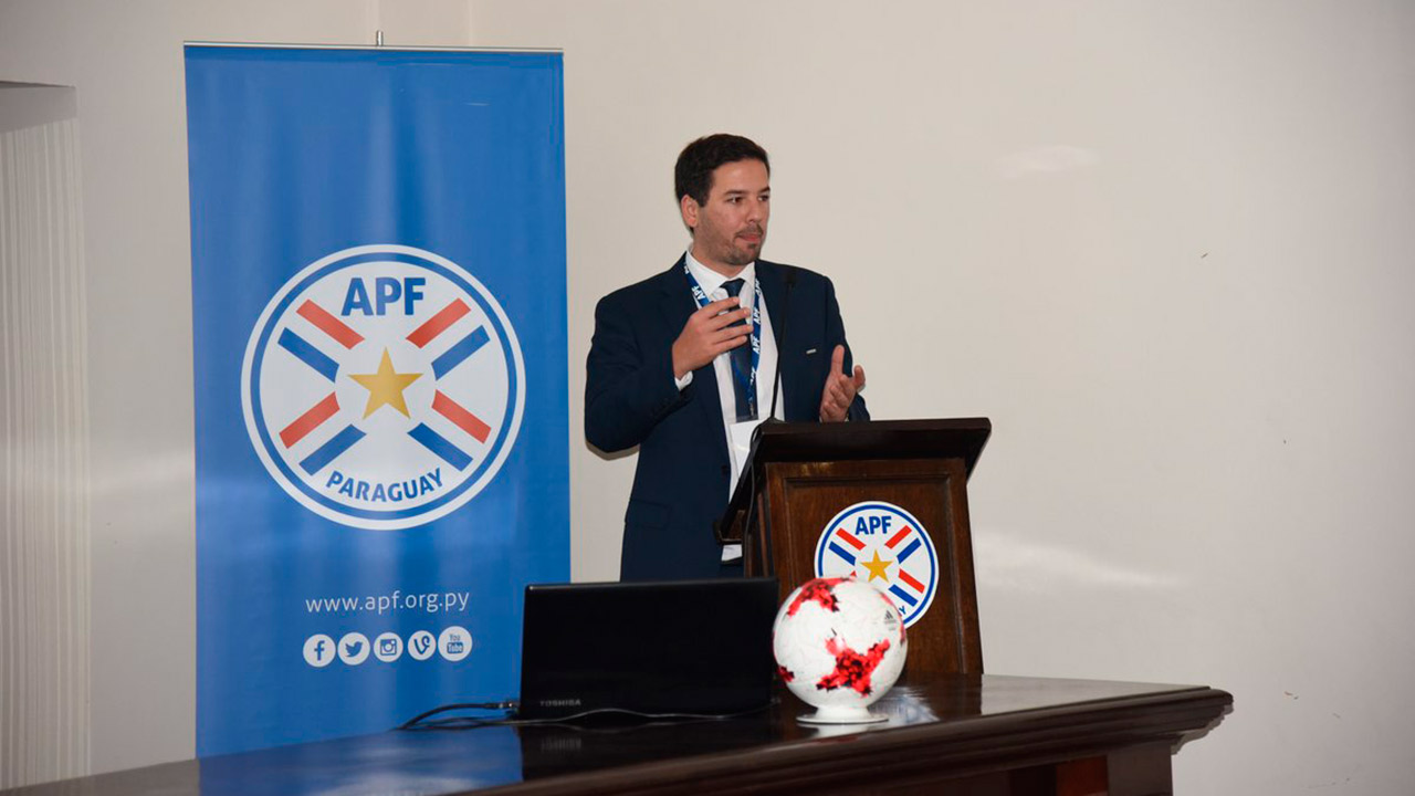 La medida busca mejorar el desarrollo del fútbol en la región y la profesionalización del mismo sin excluir