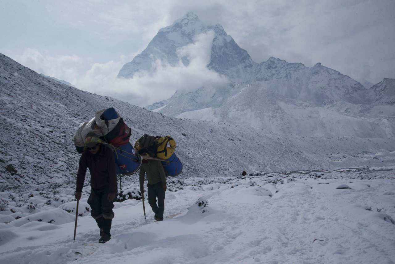 Tras regresar de la montaña más alta del mundo, Alberto Camardiel narra los detalles de la enriquecedora experiencia