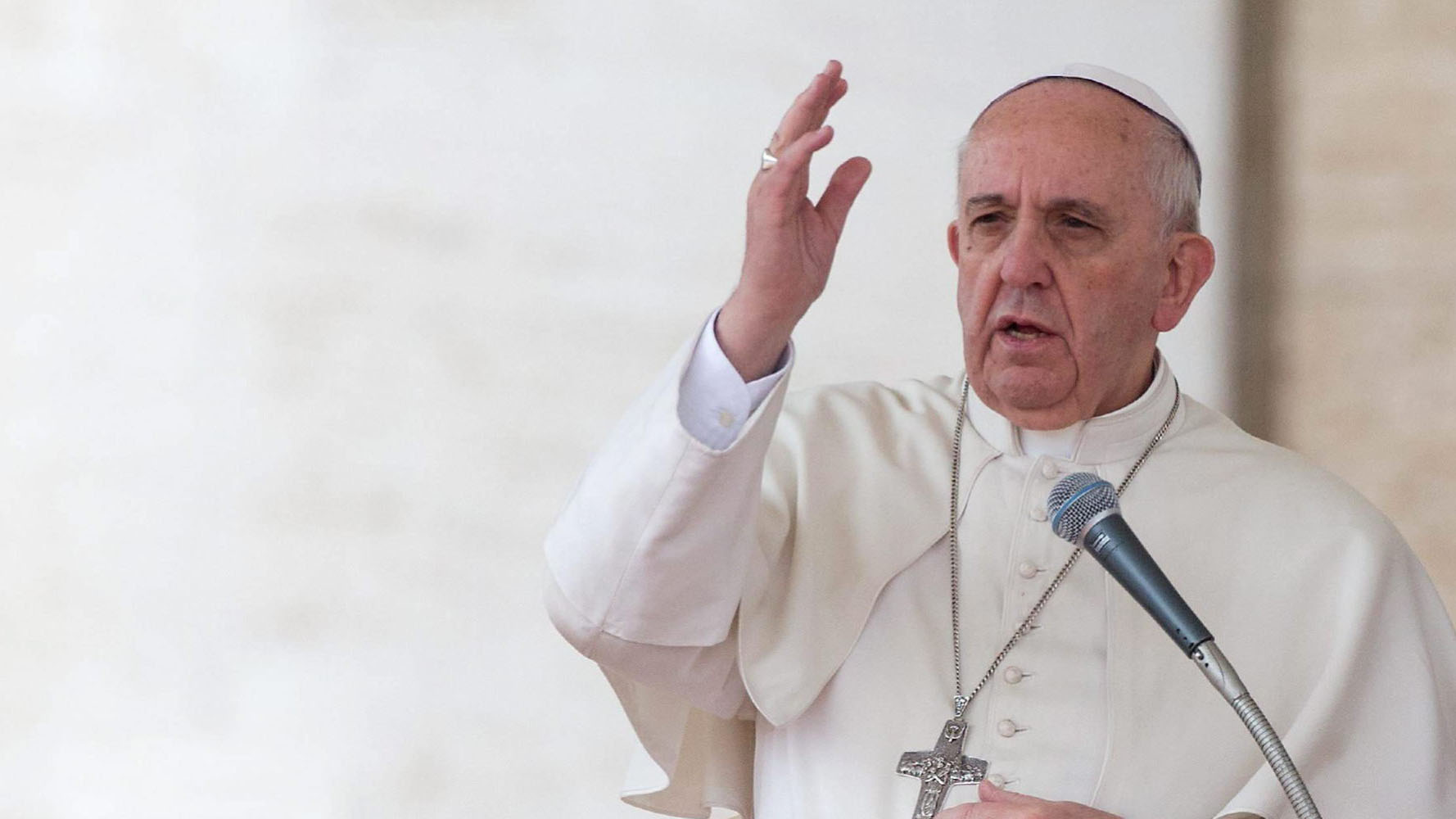 Bajo el lema “No se trata solo de migrantes”, el Sumo Pontífice quiso subrayar sus reiterados llamamientos a favor de los migrantes y los desplazados en el mundo